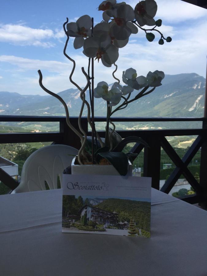 Hotel Ristorante Scoiattolo Sporminore Bagian luar foto